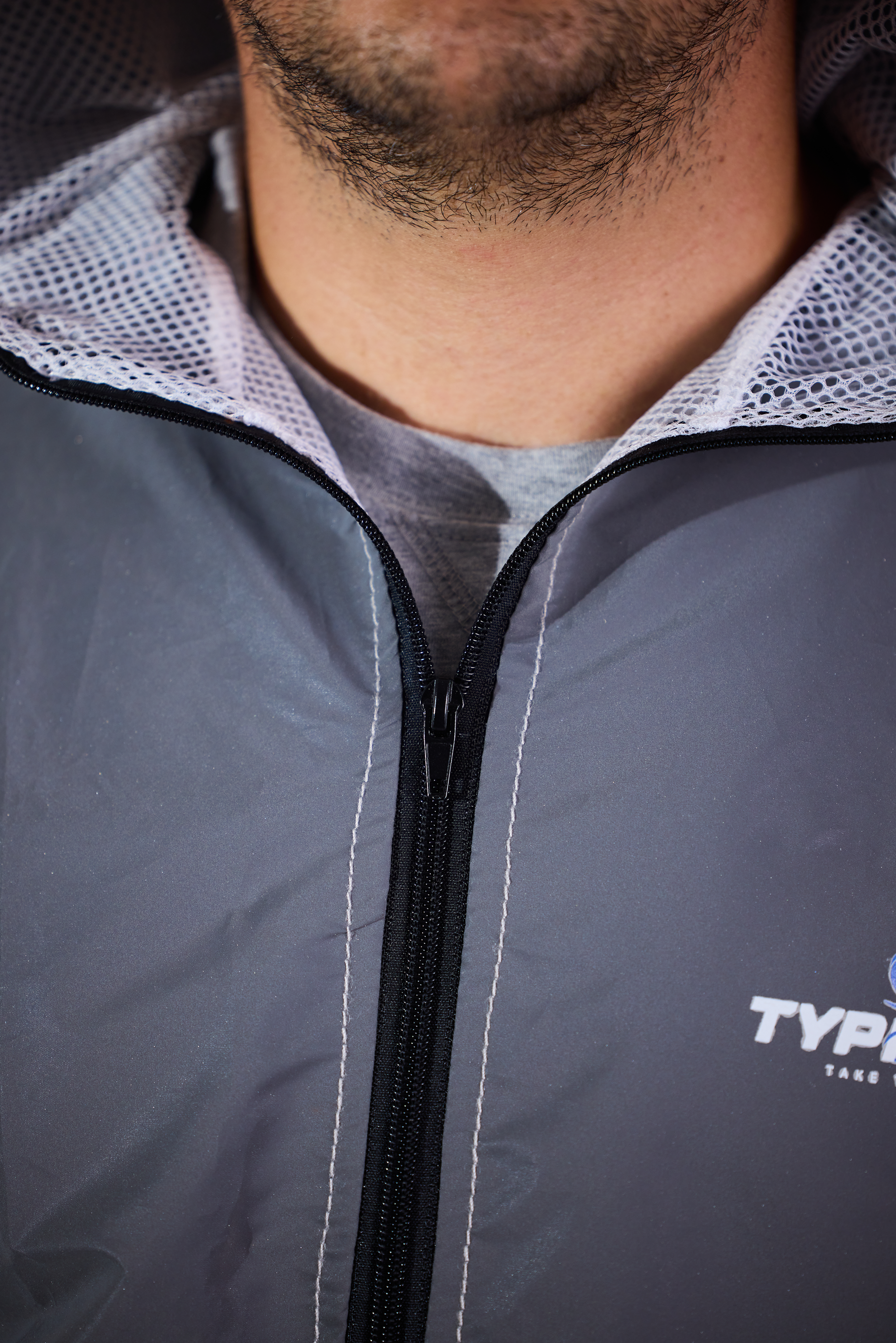 Chaqueta reflectiva con chompa para motociclista