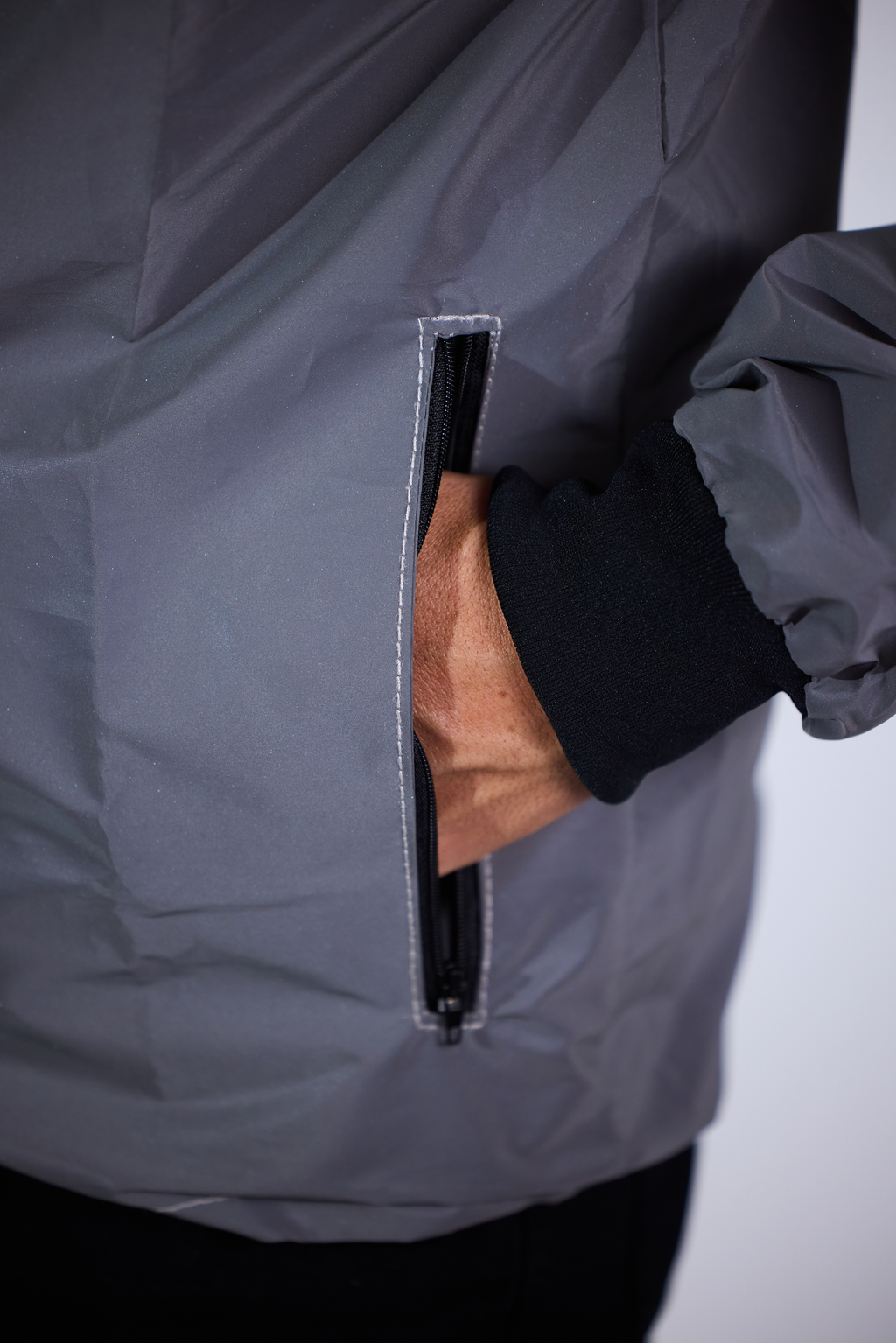 Chaqueta reflectiva con chompa para motociclista