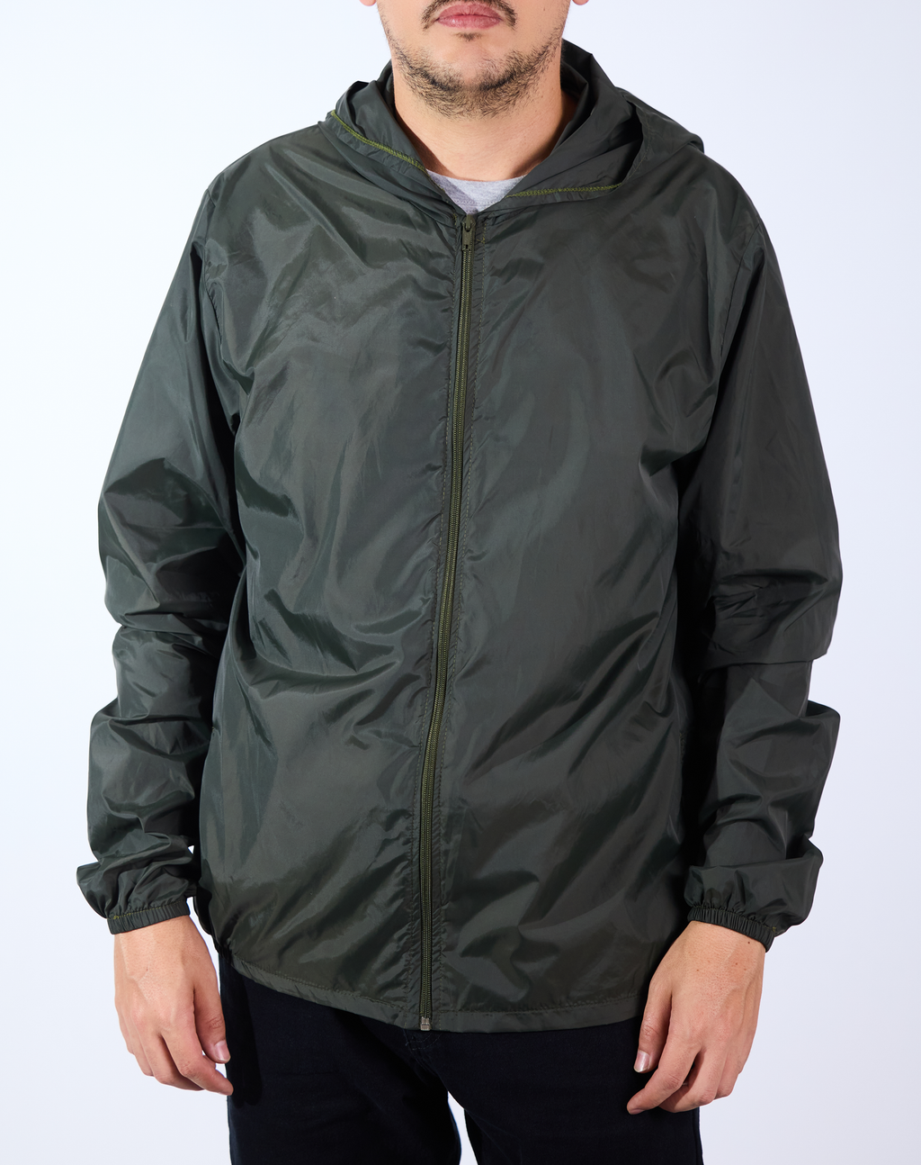 Chaqueta rompeviento semi impermeable liviana